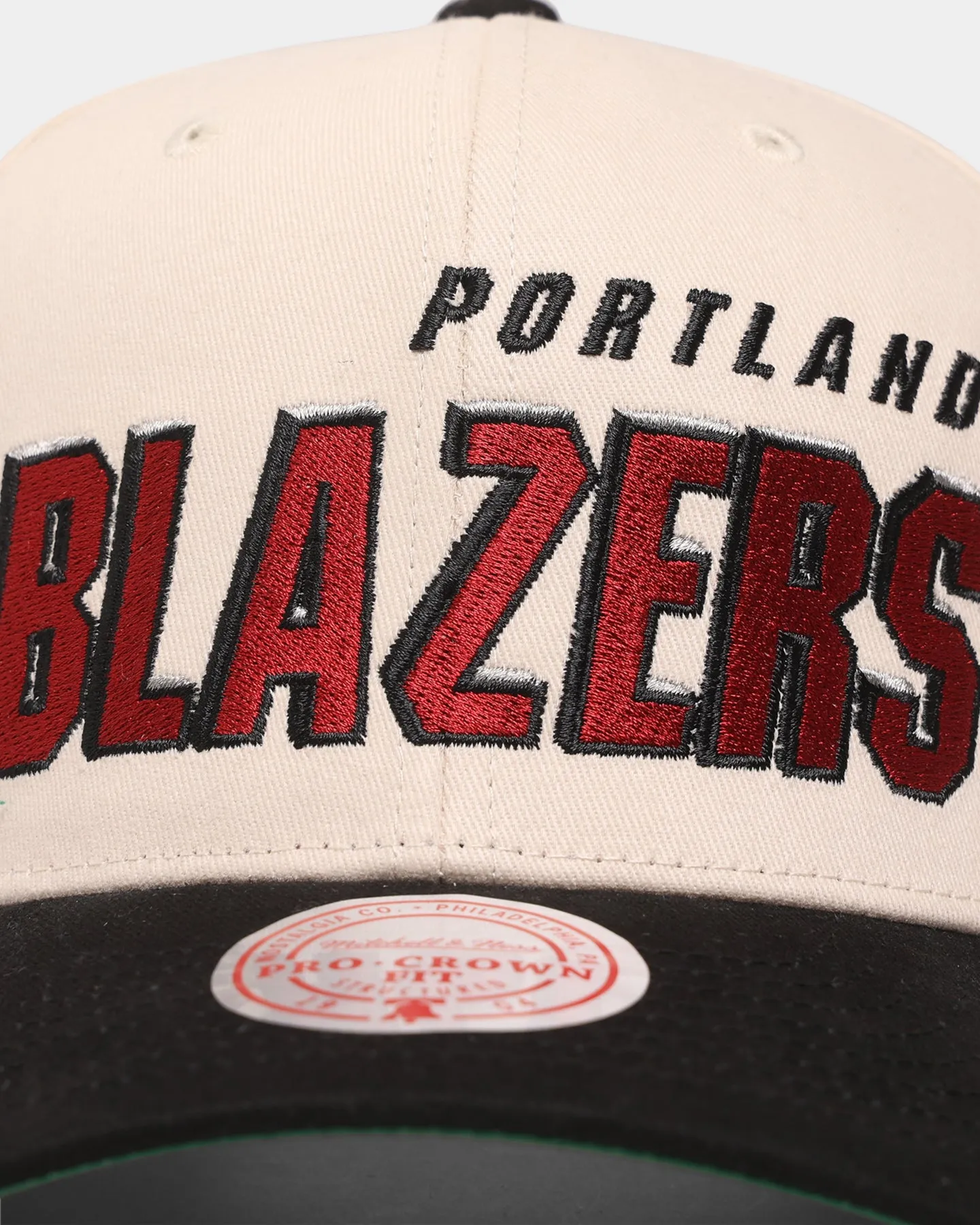 Mitchell & Ness Portland Blazers '96 Draft' Pro Crown Snapback Off White